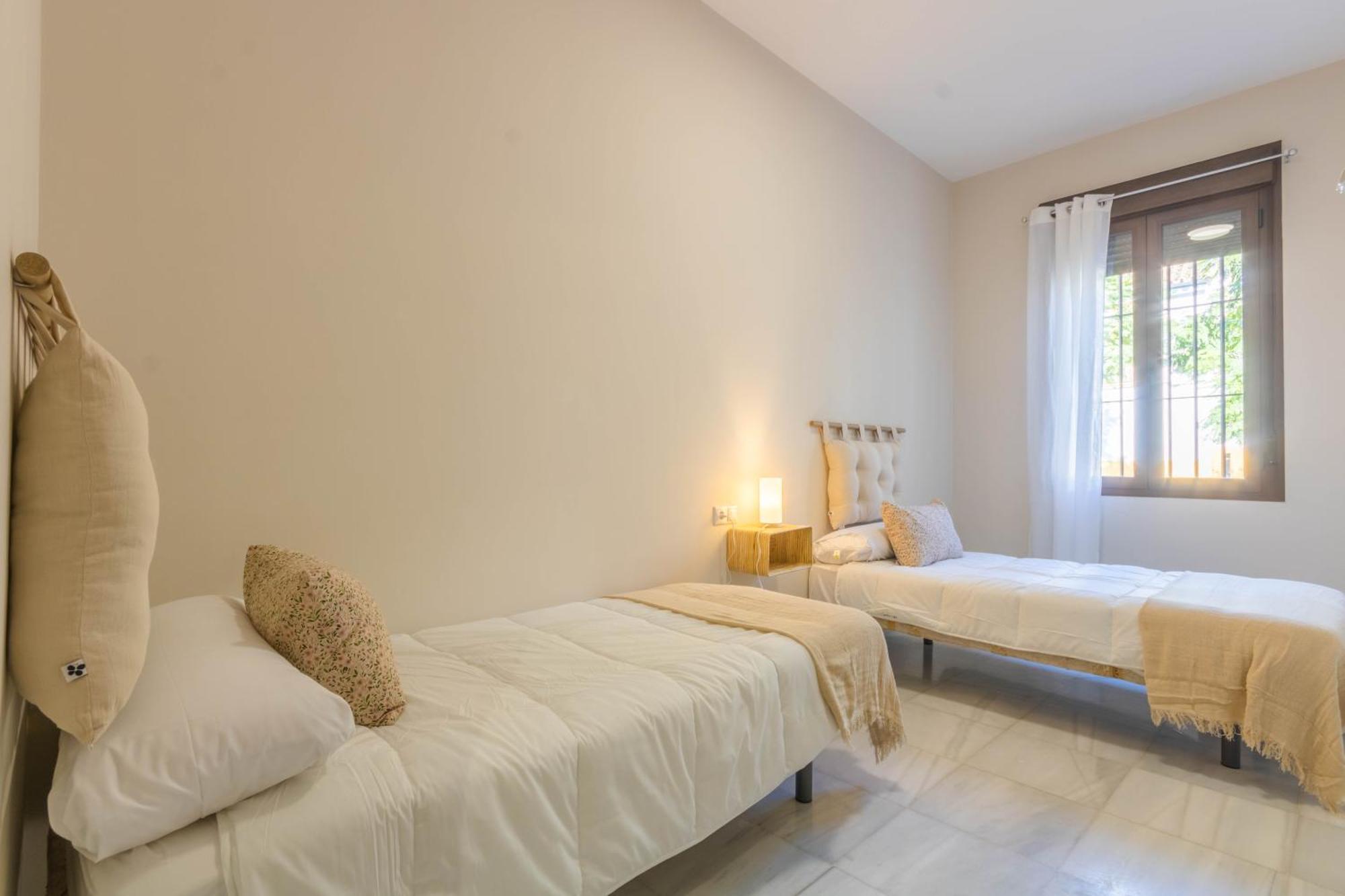 Apartamentos Los Abuelos - กอร์โดบา ภายนอก รูปภาพ